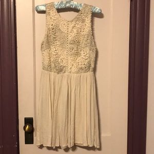 NWT Francesca’s Ivory/Taupe Dress Size Medium